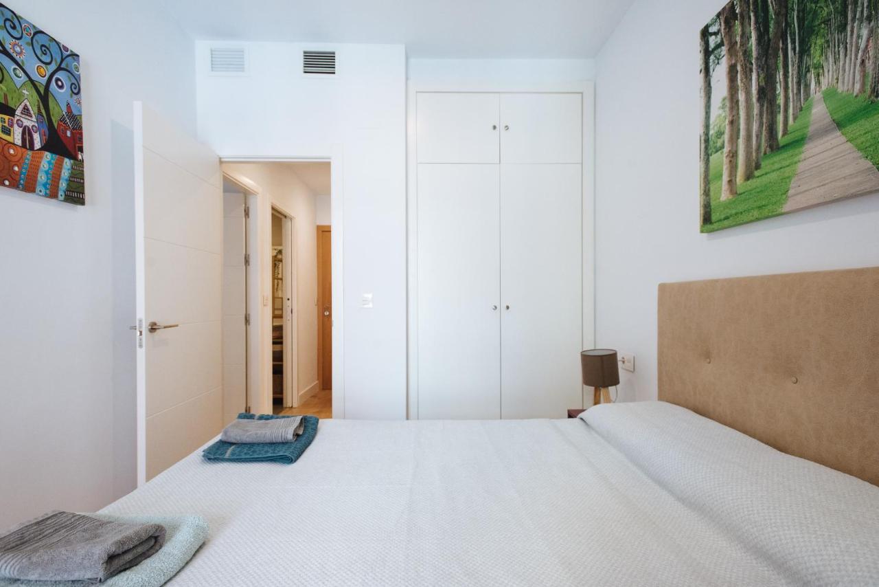 Apartamento Estelar Con Piscina Y Garaje Nervion Apartment Севиля Екстериор снимка