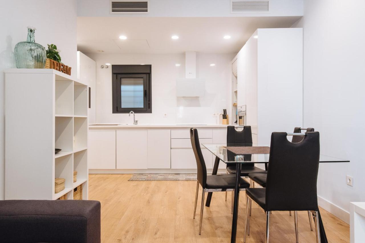 Apartamento Estelar Con Piscina Y Garaje Nervion Apartment Севиля Екстериор снимка