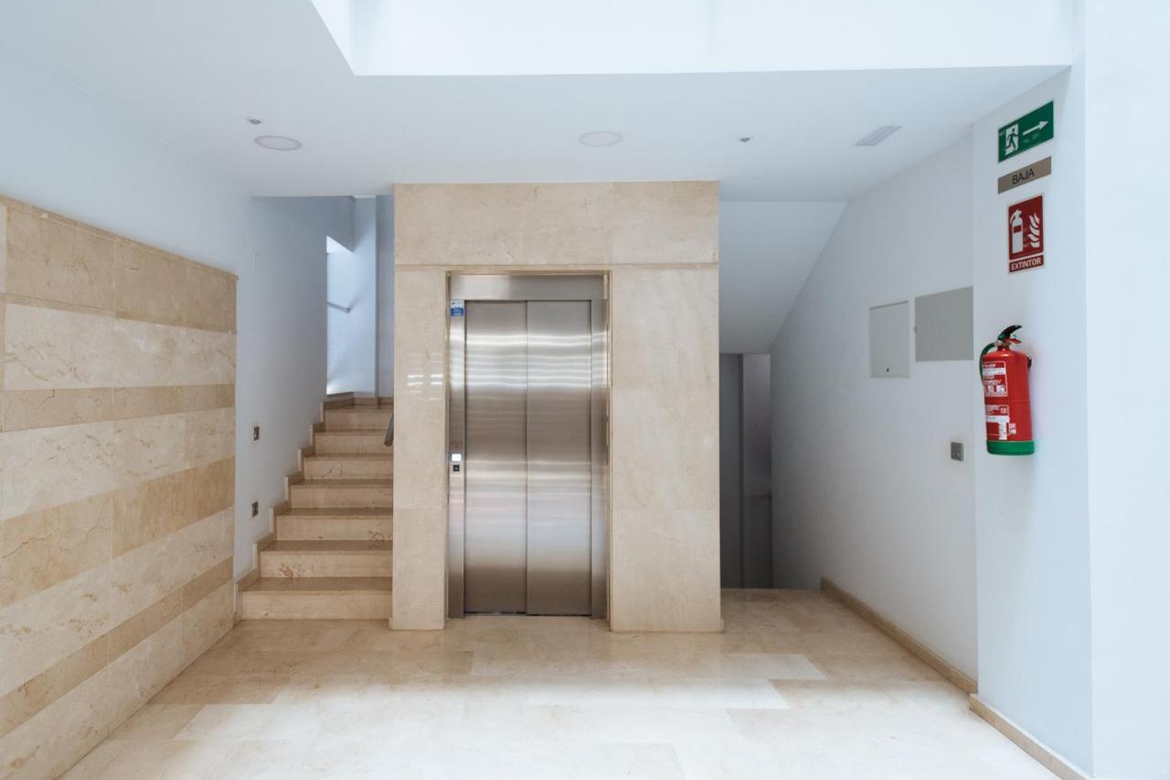 Apartamento Estelar Con Piscina Y Garaje Nervion Apartment Севиля Екстериор снимка