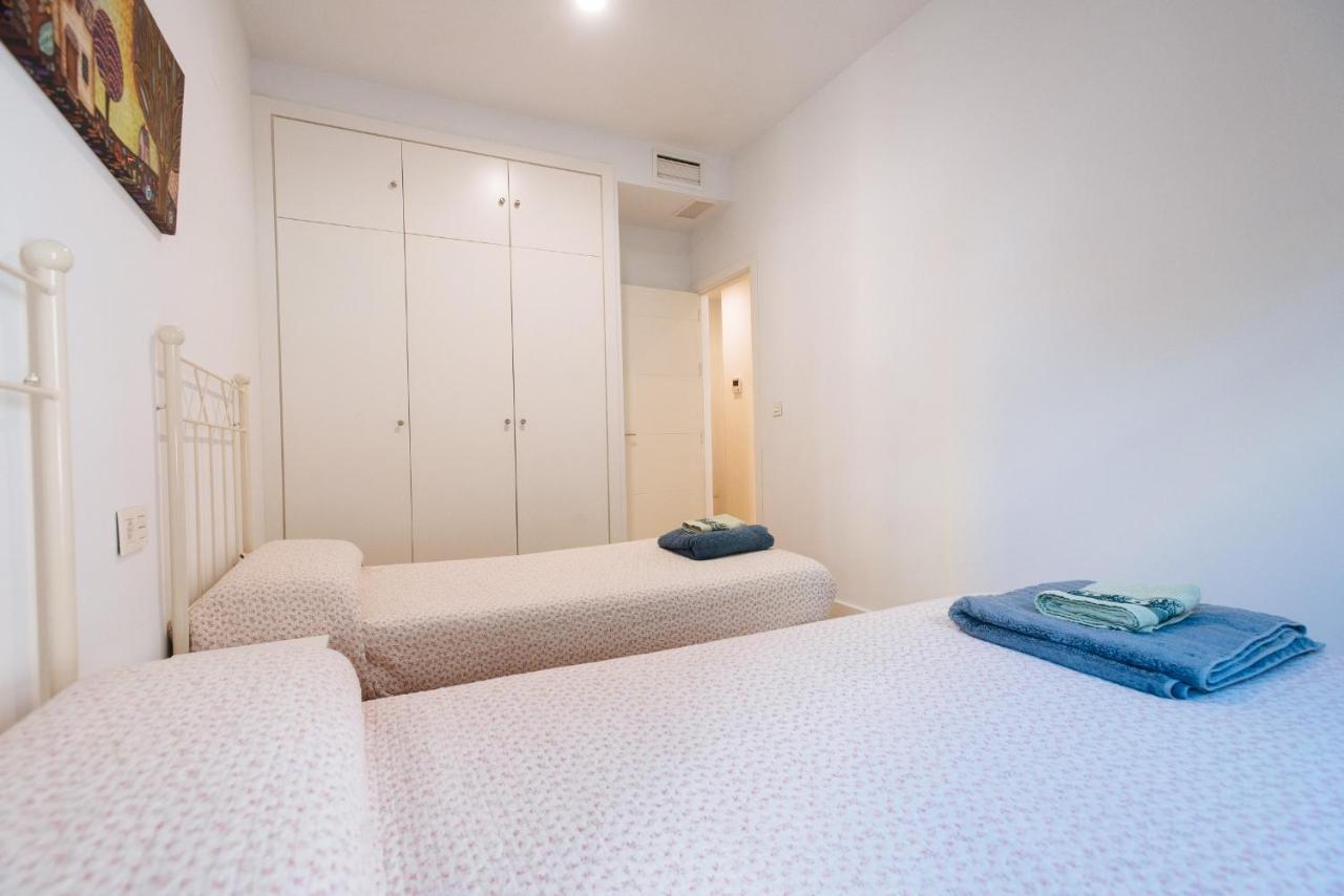 Apartamento Estelar Con Piscina Y Garaje Nervion Apartment Севиля Екстериор снимка