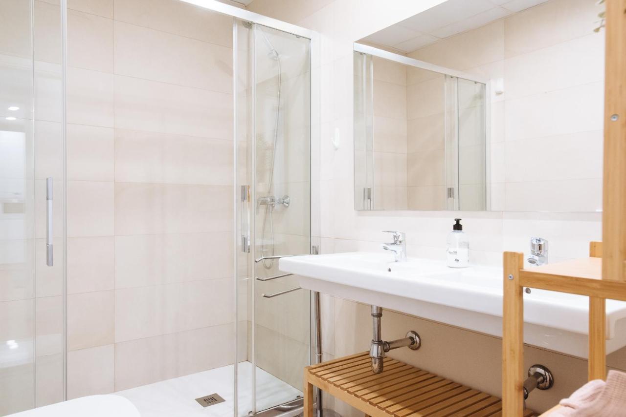 Apartamento Estelar Con Piscina Y Garaje Nervion Apartment Севиля Екстериор снимка