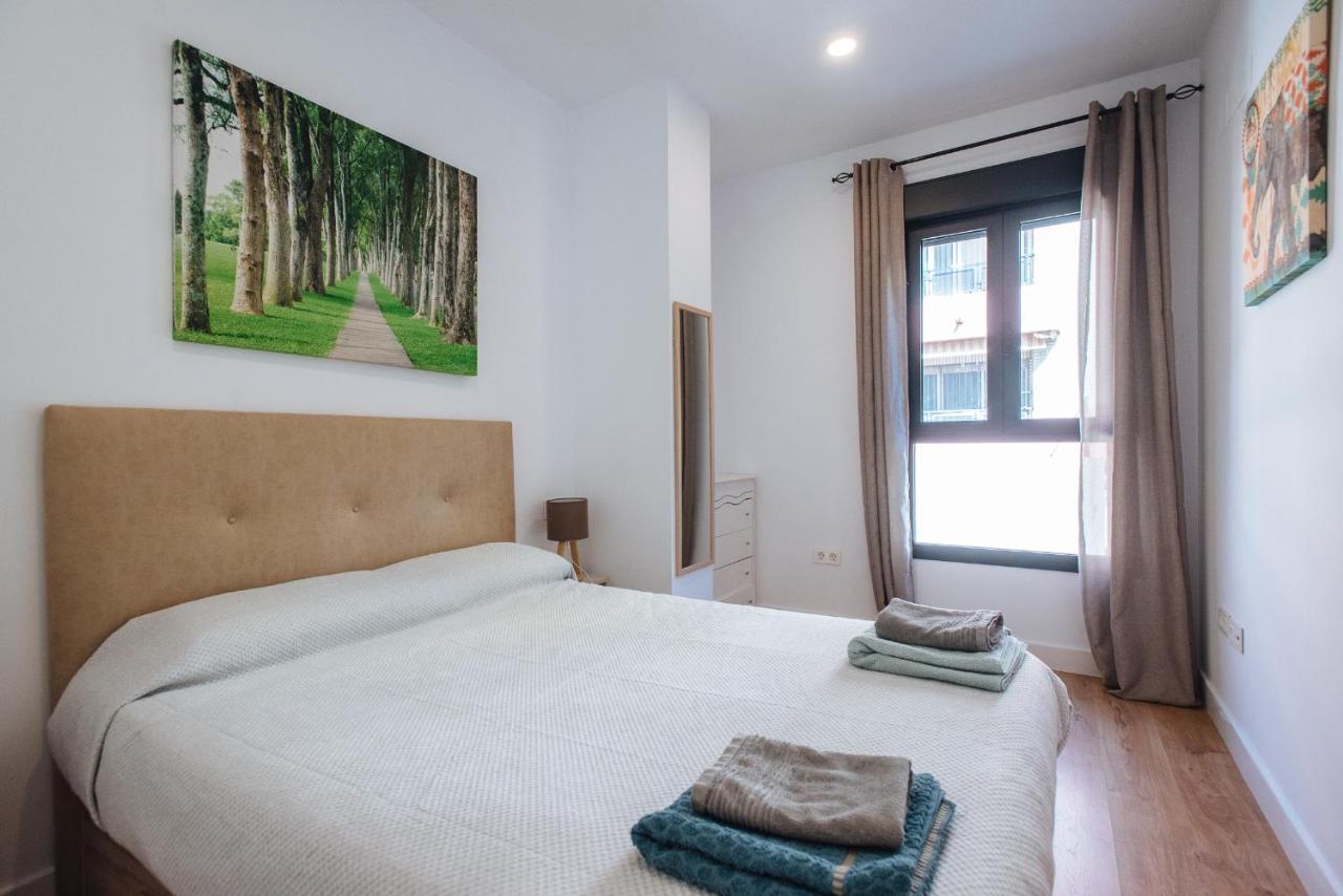 Apartamento Estelar Con Piscina Y Garaje Nervion Apartment Севиля Екстериор снимка